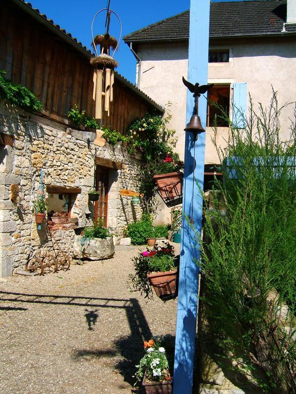 Paysannerie Des Versanes - Chambres Et Gite Tour-de-Faure Exterior foto